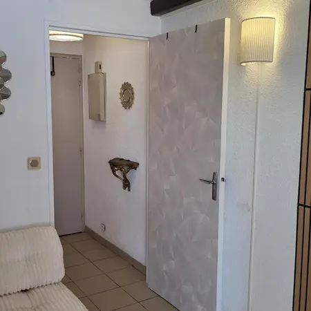 Charment Petit T2 En Duplex Piscine Apartamento Sainte-Maxime