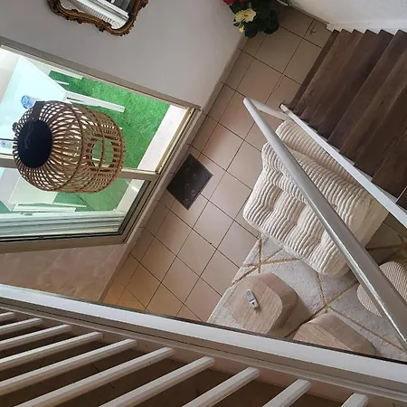 Charment Petit T2 En Duplex Piscine Apartamento Sainte-Maxime
