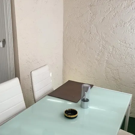 Charment Petit T2 En Duplex Piscine Lejlighed *