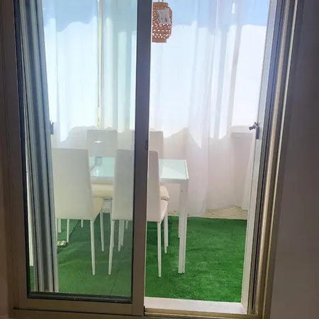 Charment Petit T2 En Duplex Piscine